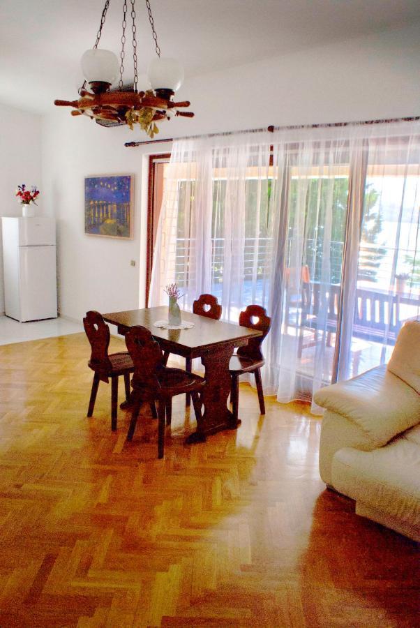 Apartmani Ribarica**** Karlobag Buitenkant foto