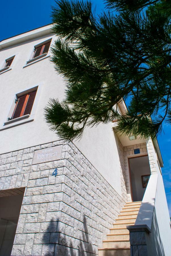 Apartmani Ribarica**** Karlobag Buitenkant foto