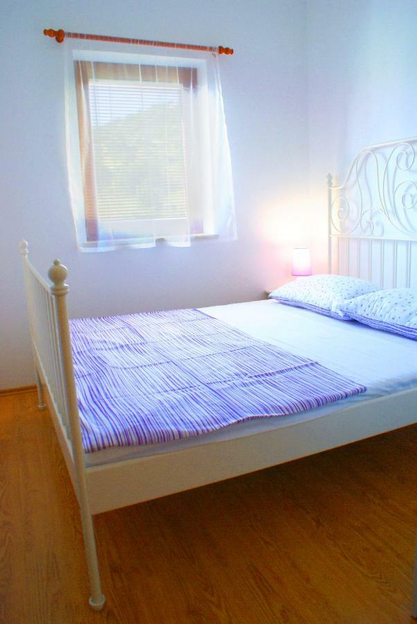 Apartmani Ribarica**** Karlobag Buitenkant foto